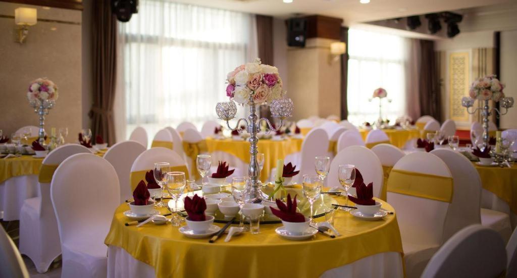 Royal Palace Hotel Tuyen Quang Eksteriør billede