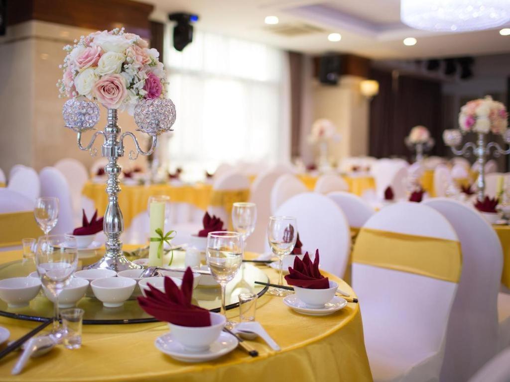 Royal Palace Hotel Tuyen Quang Eksteriør billede