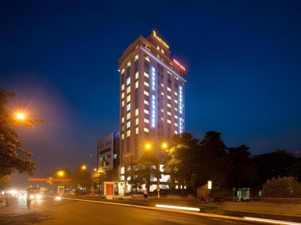 Royal Palace Hotel Tuyen Quang Eksteriør billede