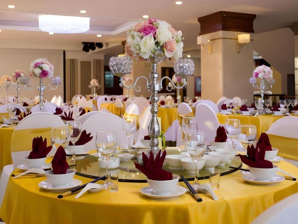 Royal Palace Hotel Tuyen Quang Eksteriør billede