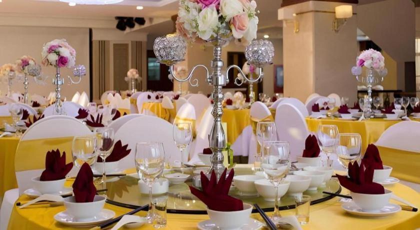 Royal Palace Hotel Tuyen Quang Eksteriør billede