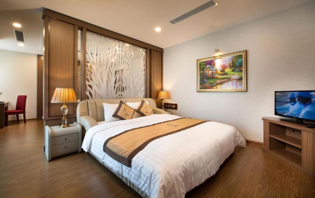Royal Palace Hotel Tuyen Quang Eksteriør billede