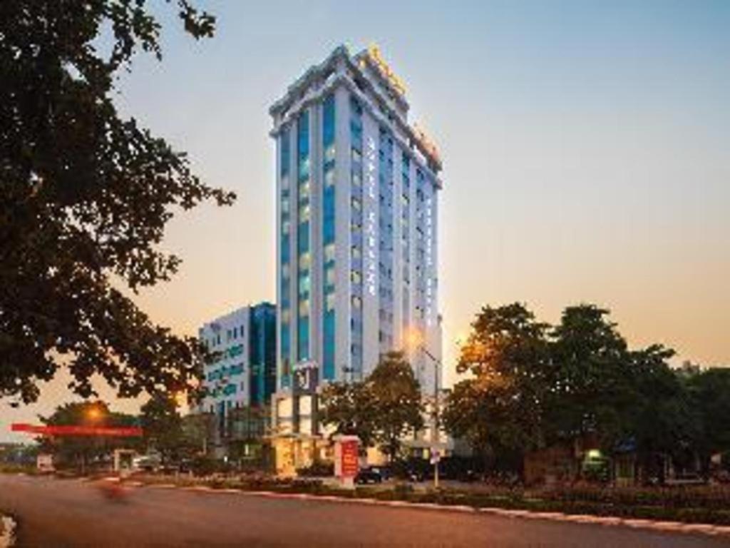 Royal Palace Hotel Tuyen Quang Eksteriør billede