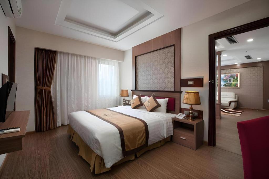 Royal Palace Hotel Tuyen Quang Eksteriør billede