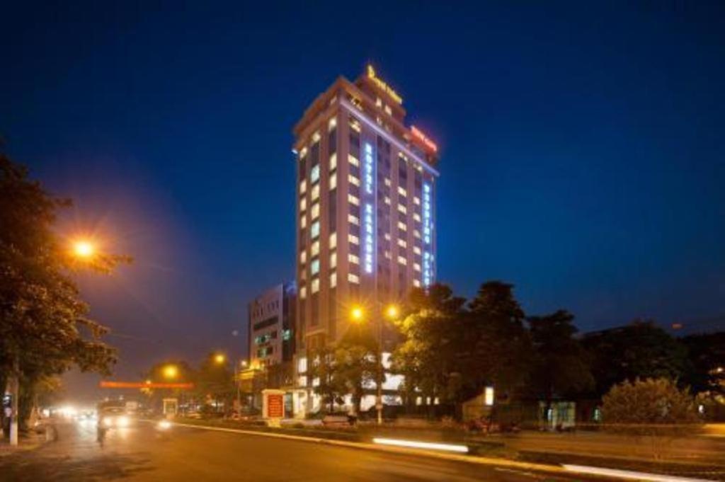 Royal Palace Hotel Tuyen Quang Eksteriør billede
