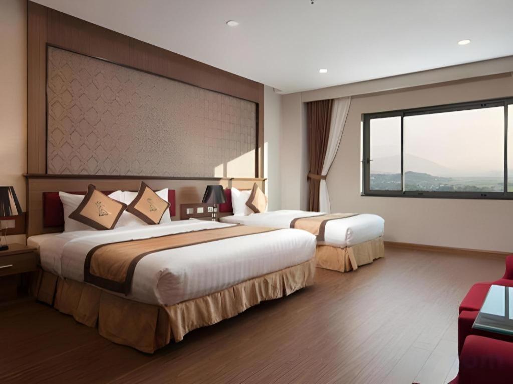 Royal Palace Hotel Tuyen Quang Eksteriør billede