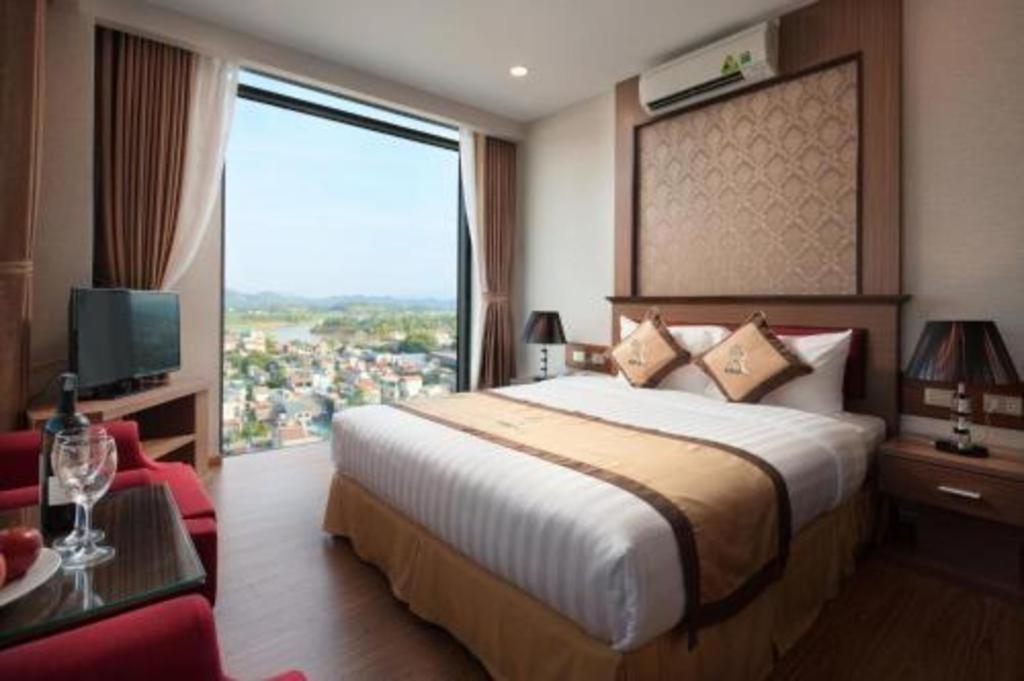 Royal Palace Hotel Tuyen Quang Eksteriør billede